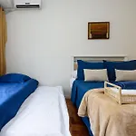 Omar do Rio - FS 108/601: Aconchegante 3qts c/ Internet 250mbps a 03 minutos andando da Praia de Copacabana, Ipanema, Arpoador e do Metrô